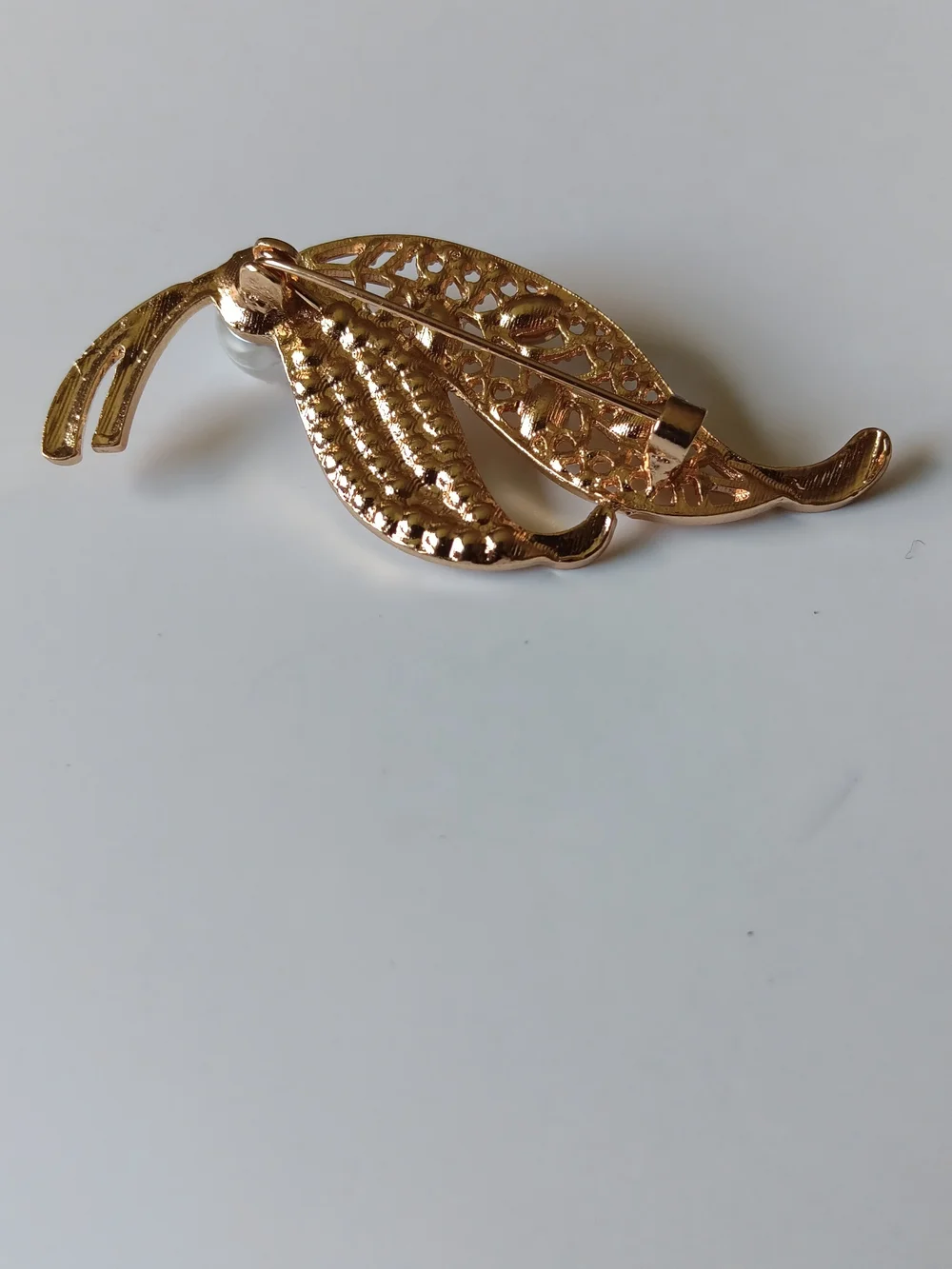 Gold Leaf Pearl Brooch - Elegant Women Jewelry
